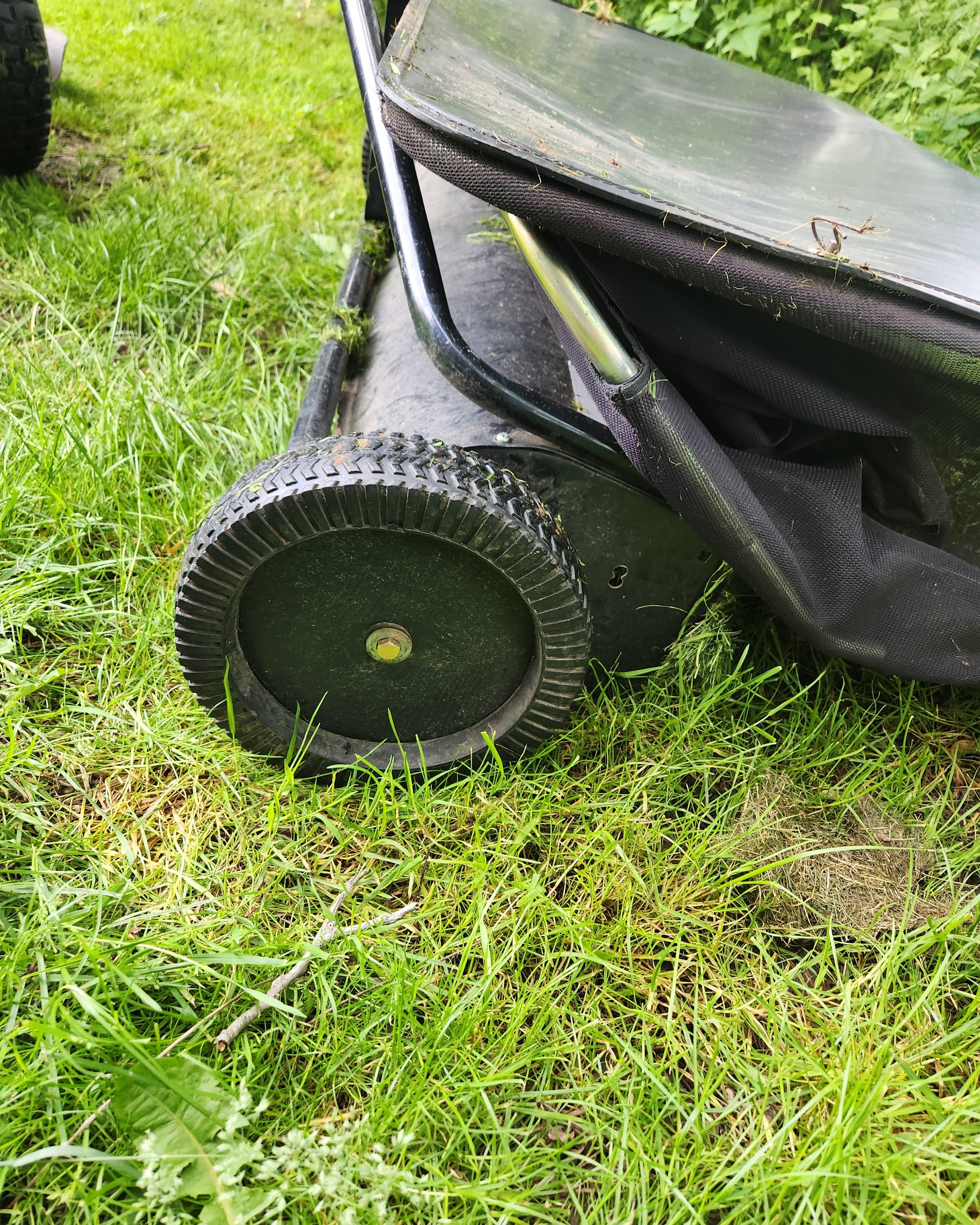 Replacement Wheel for Yard Commander Lawn Sweeper