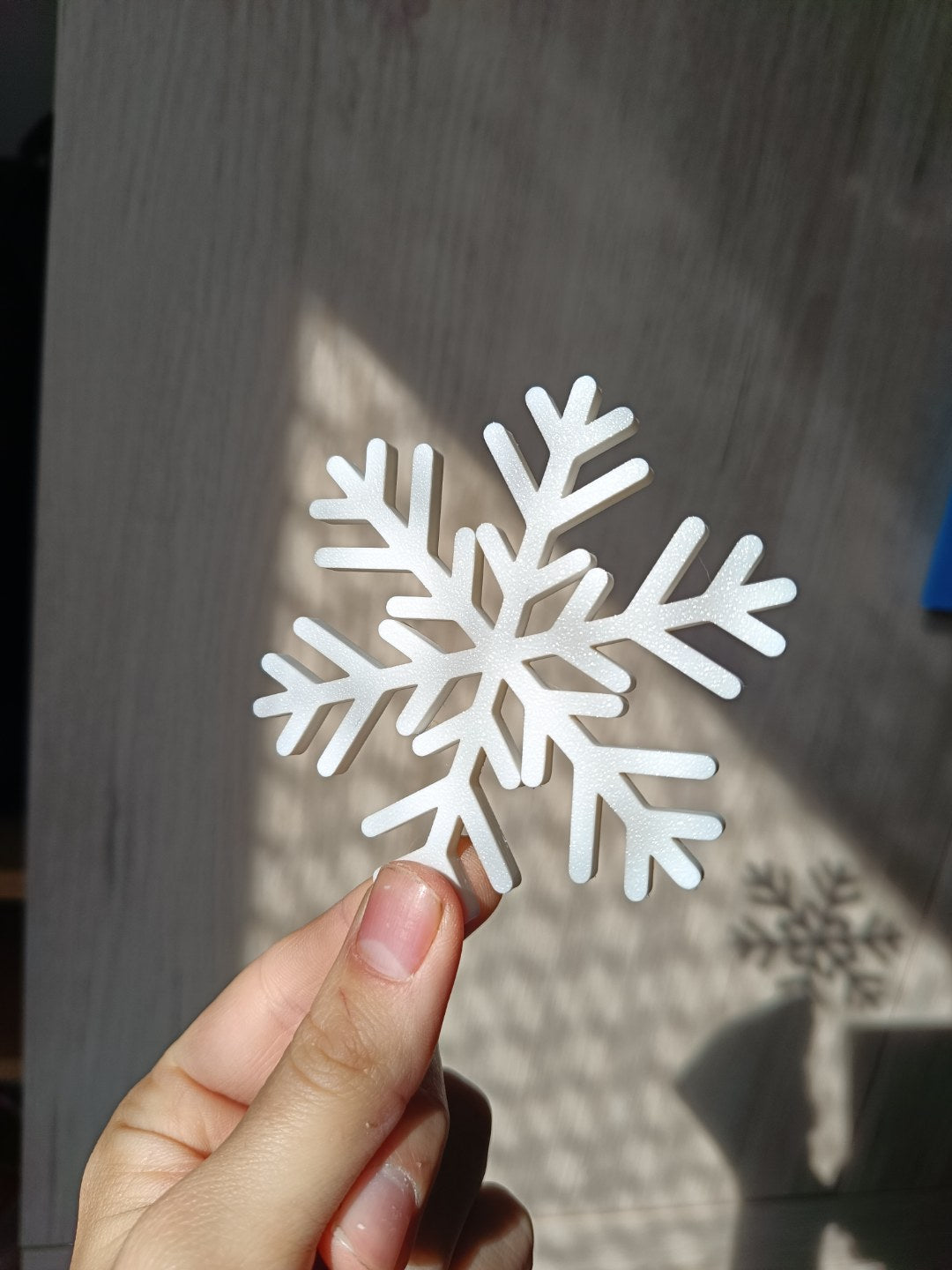 Set of 4 snowflake-shaped coasters