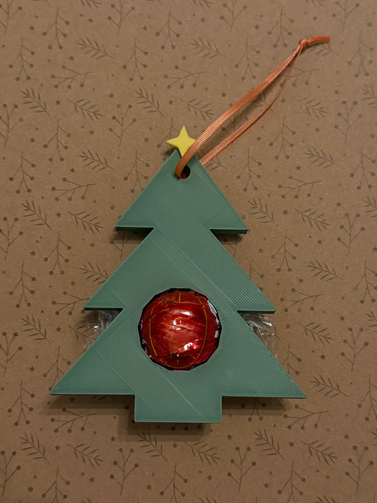 Christmas tree gift tag with space for a chocolate ball