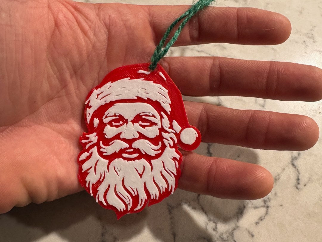 Gift tag with classic Santa Claus
