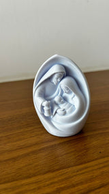 Nativity scene with the Holy Family – minimalist figure
