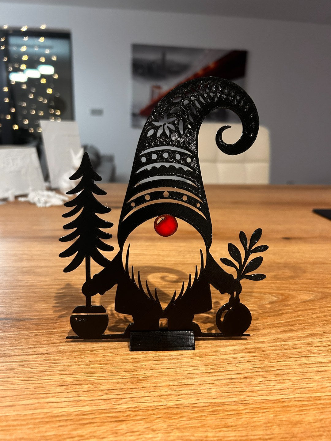 Flat Christmas elf figure with stand