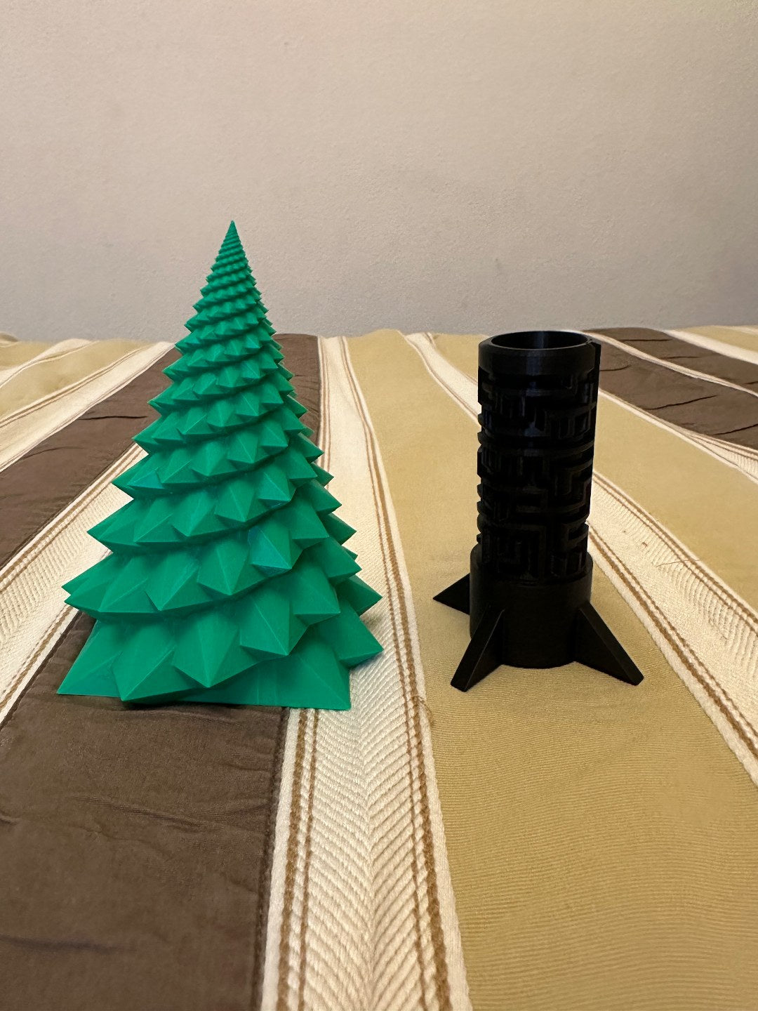Christmas tree puzzle box for small gifts