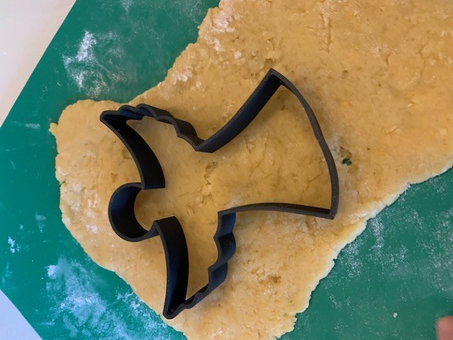 Angel-shaped cookie cutter