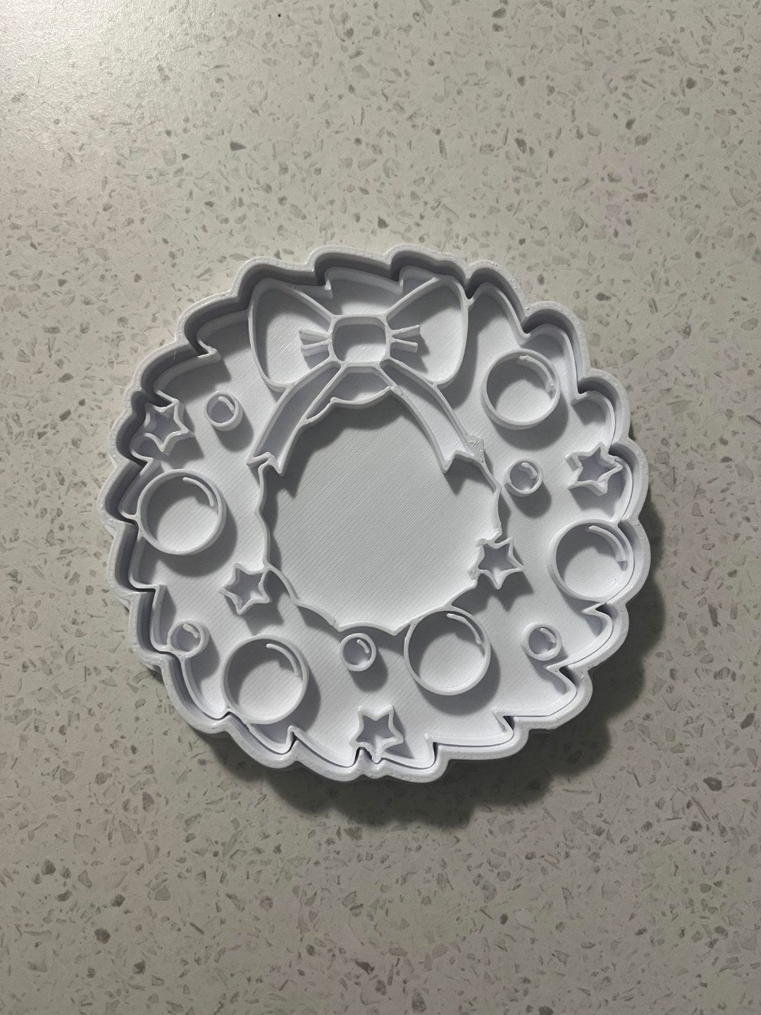 Christmas wreath cookie cutter with stamp