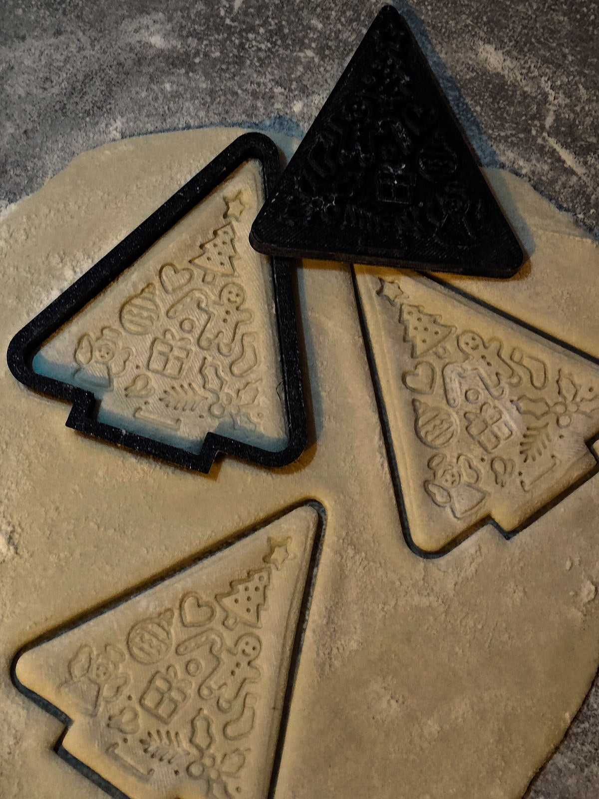 Christmas tree cookie cutter with stamp