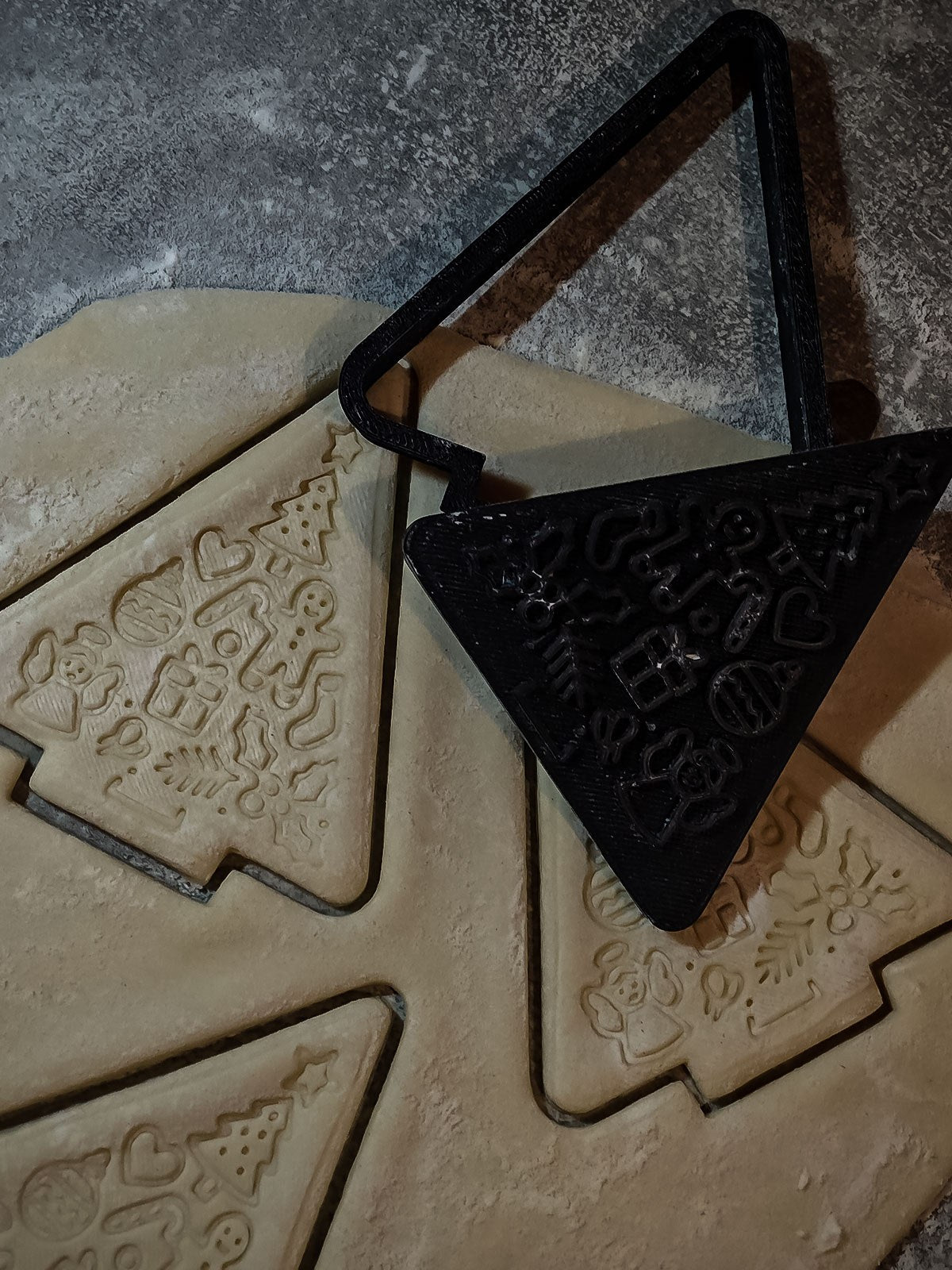 Christmas tree cookie cutter with stamp