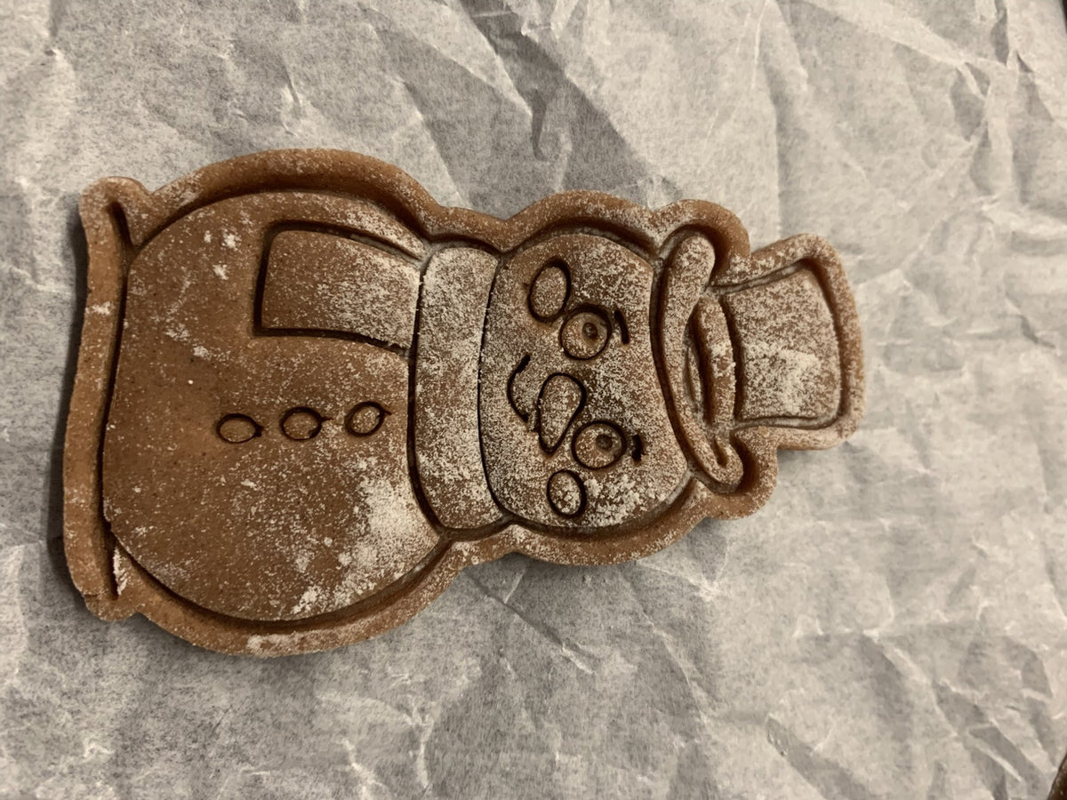 Snowman-shaped cookie cutter