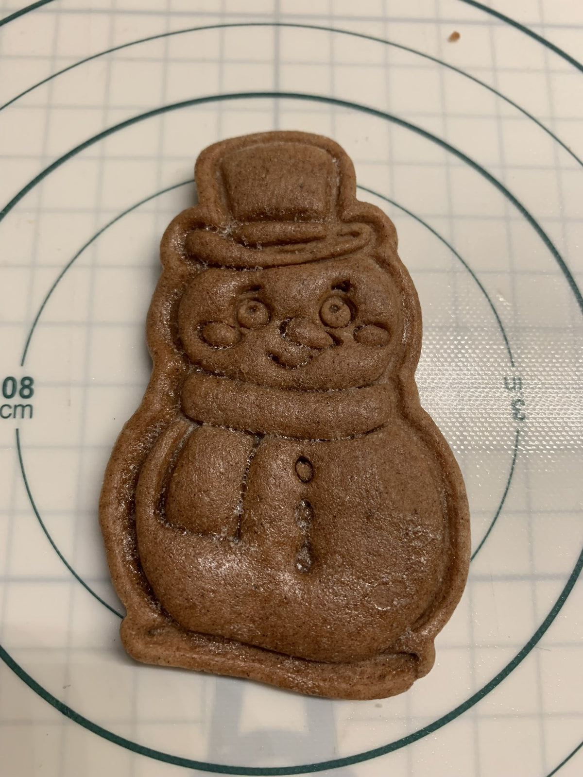 Snowman-shaped cookie cutter