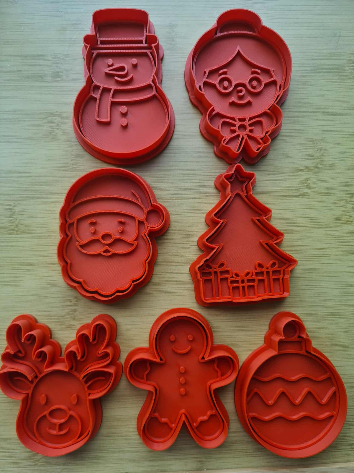 Cookie cutters with traditional Christmas motifs