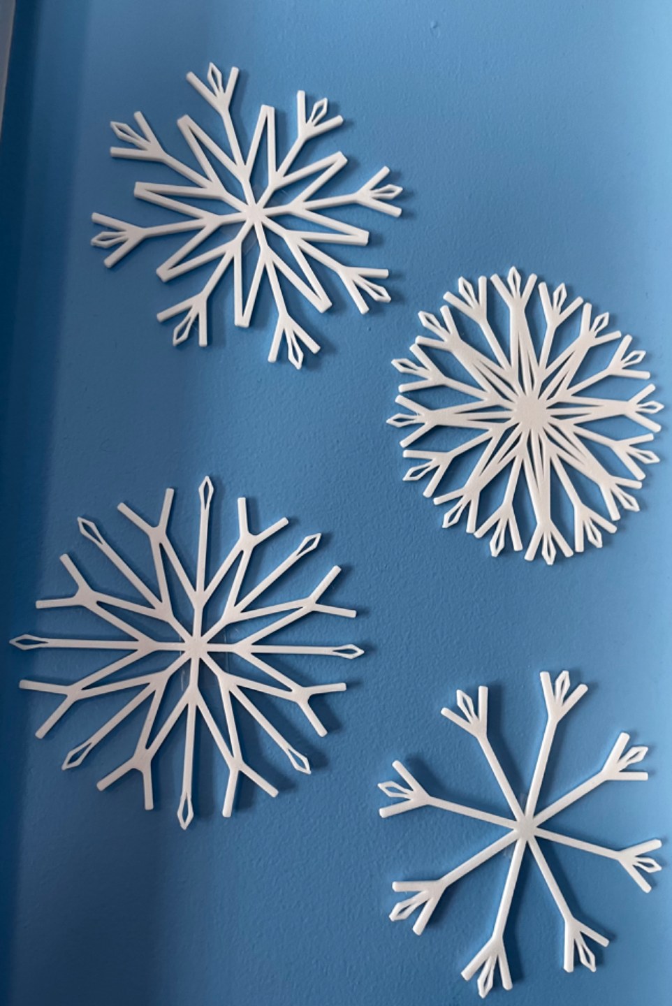 Set of 4 hanging snowflakes